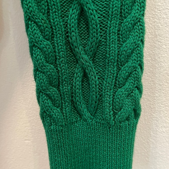 Chaus Cable Knit V-Neck Green Sweater - Picture 5 of 9
